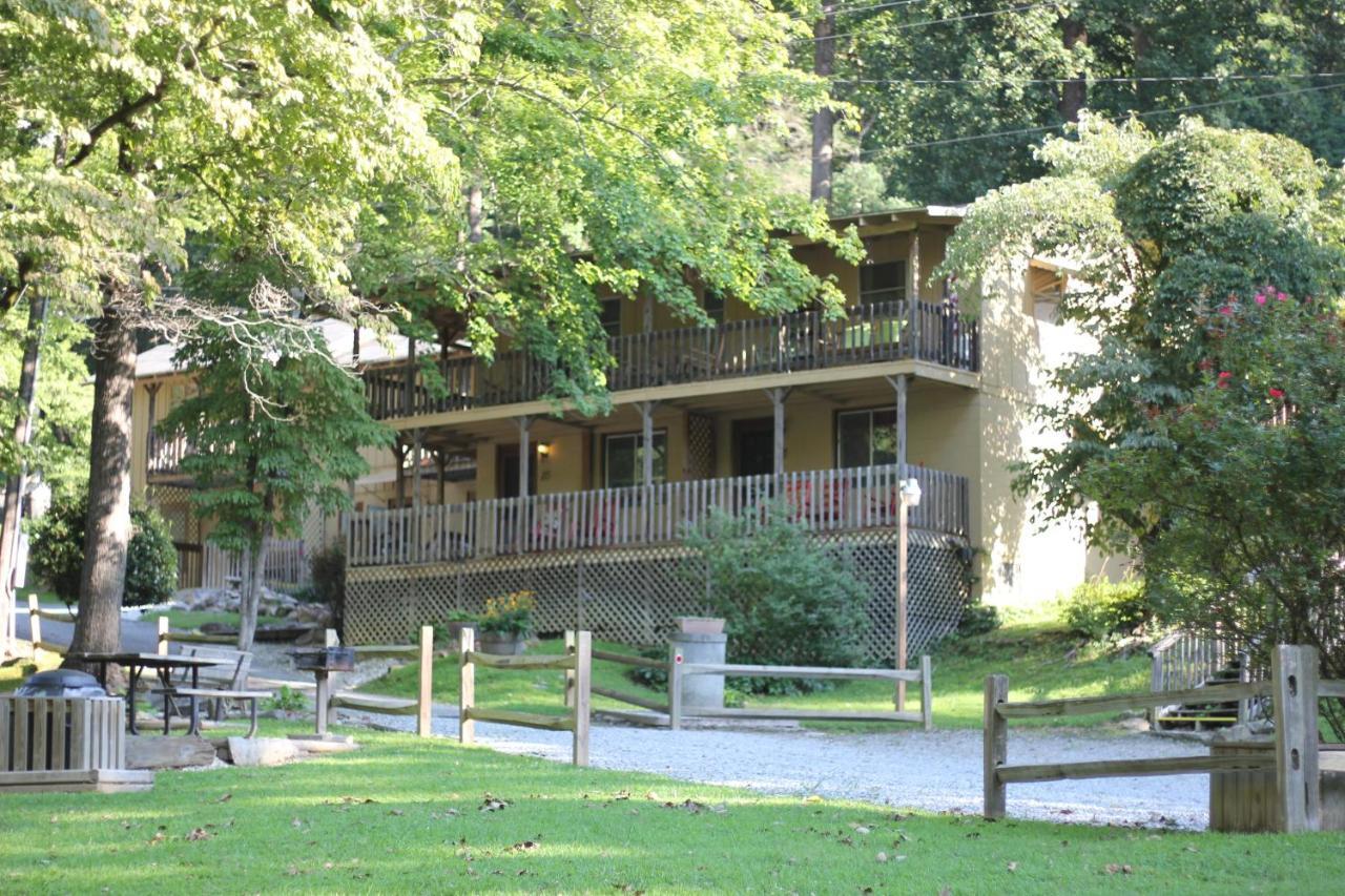 The Evening Shade River And 5*