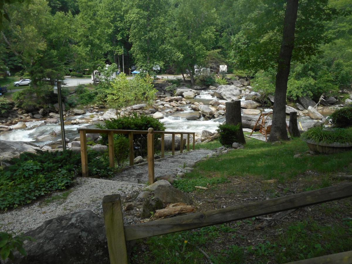 The Evening Shade River And 5*