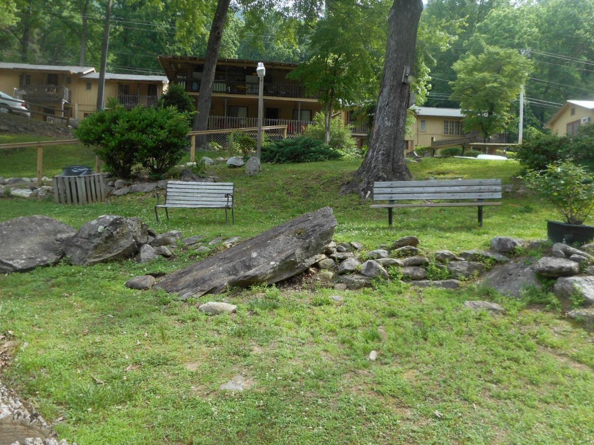 Hotel The Evening Shade River And